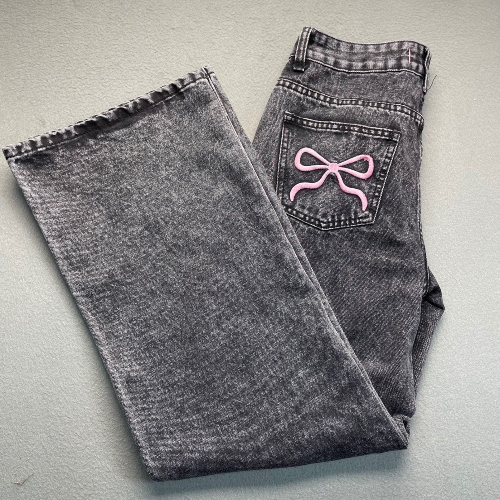 Women’s Gray Wide Leg Jeans with Pink Bow Accent